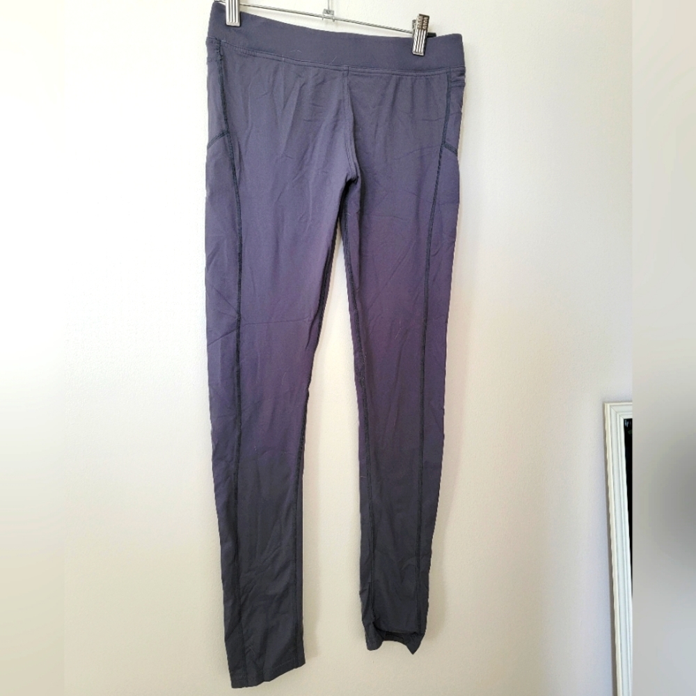 Running girl gray leggings